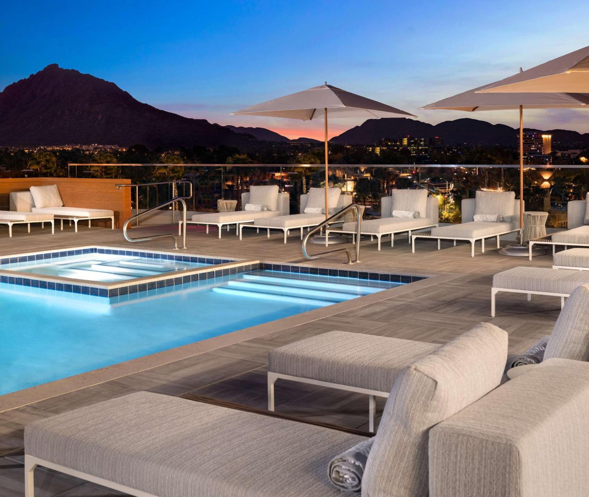 Canopy By Hilton Old Town 4*